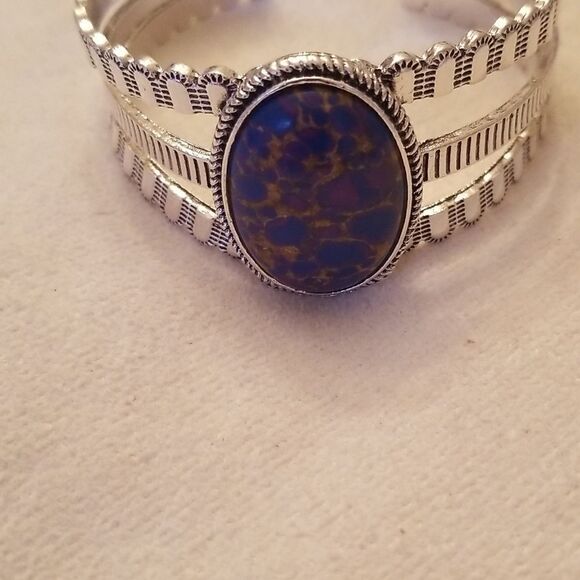 Silver cuff bracelet with blue purple stone - Picture 8 of 13